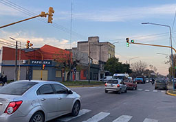 Ya funcionan los nuevos semáforos de la Avenida Eva Perón
