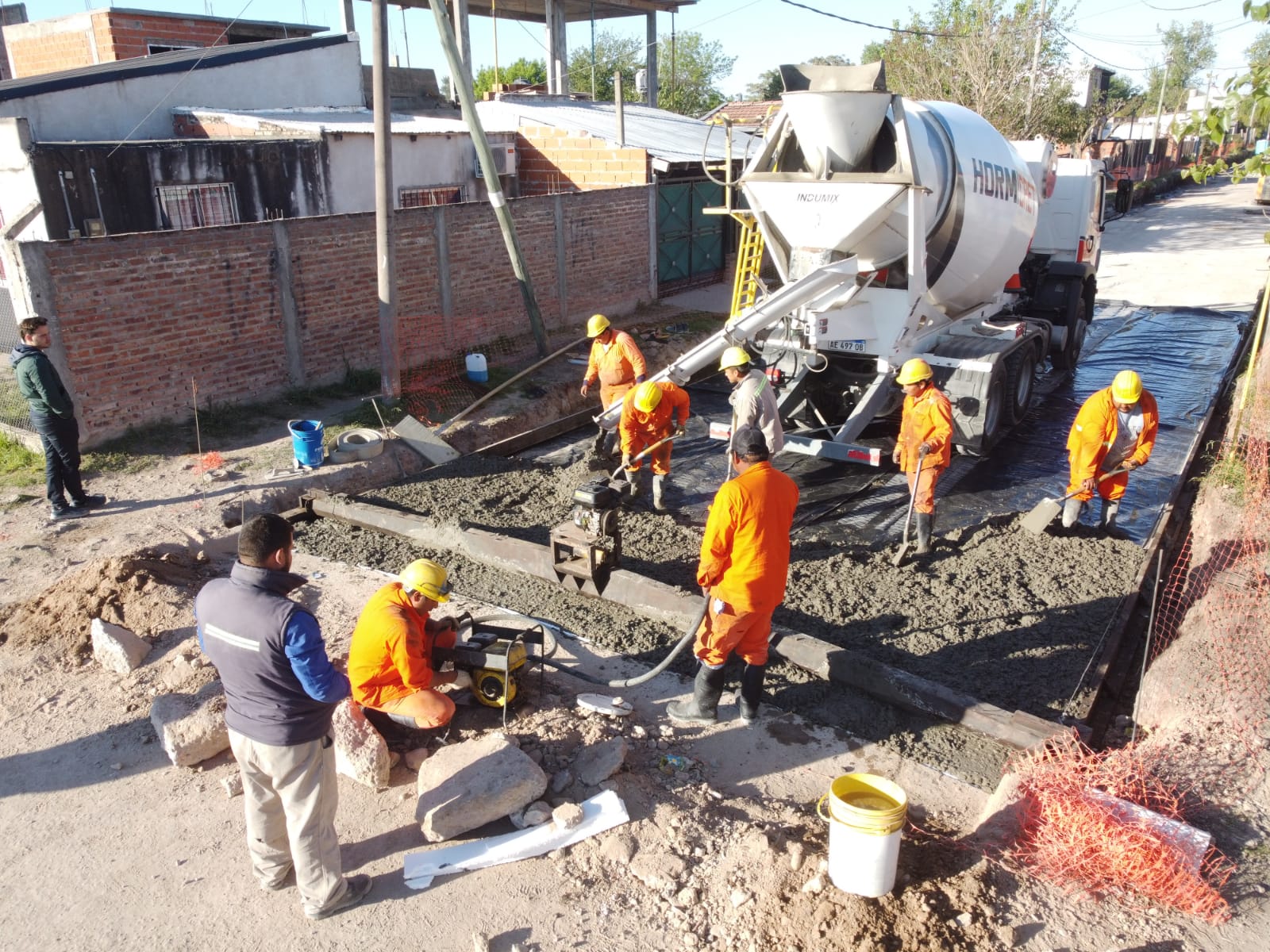 OBRAS/  Comenzaron las obras sobre la calle Gianuzzi  que traerán mejoras para Numancia Norte