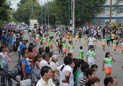 Miles de vecinos disfrutan del Carnaval de la Familia