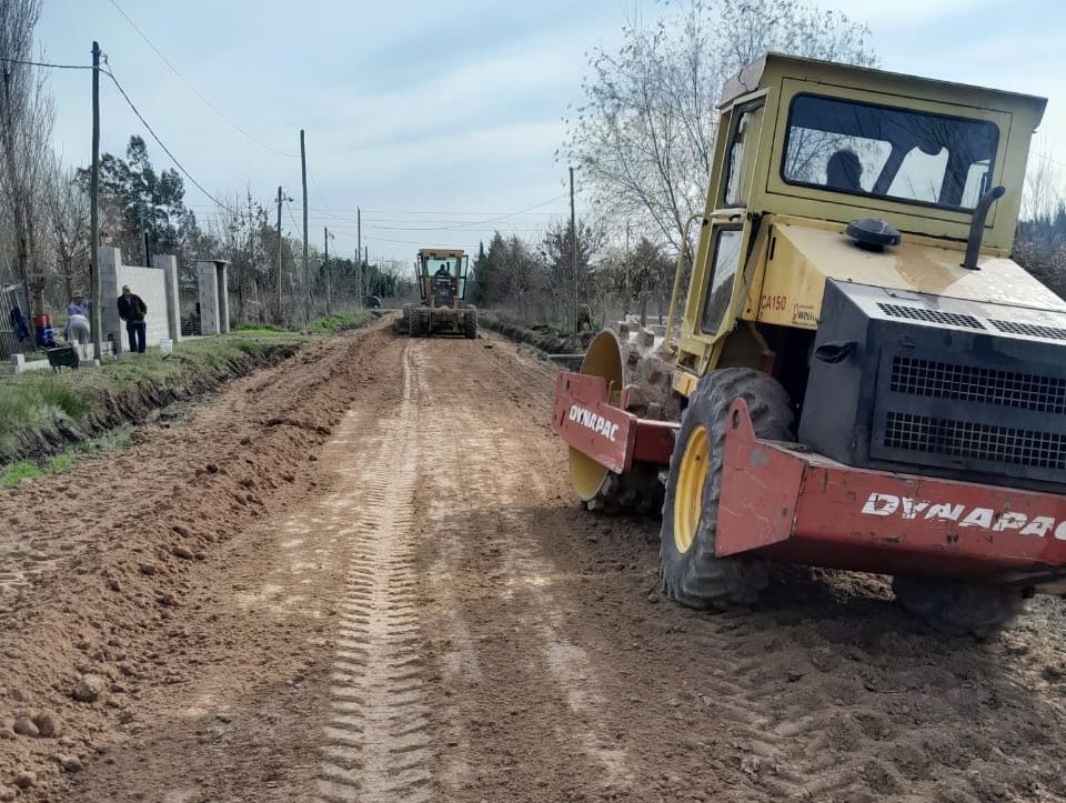 #Servicios / CONTINÚAN LAS MEJORAS EN LAS CALLES DE NUESTROS BARRIOS