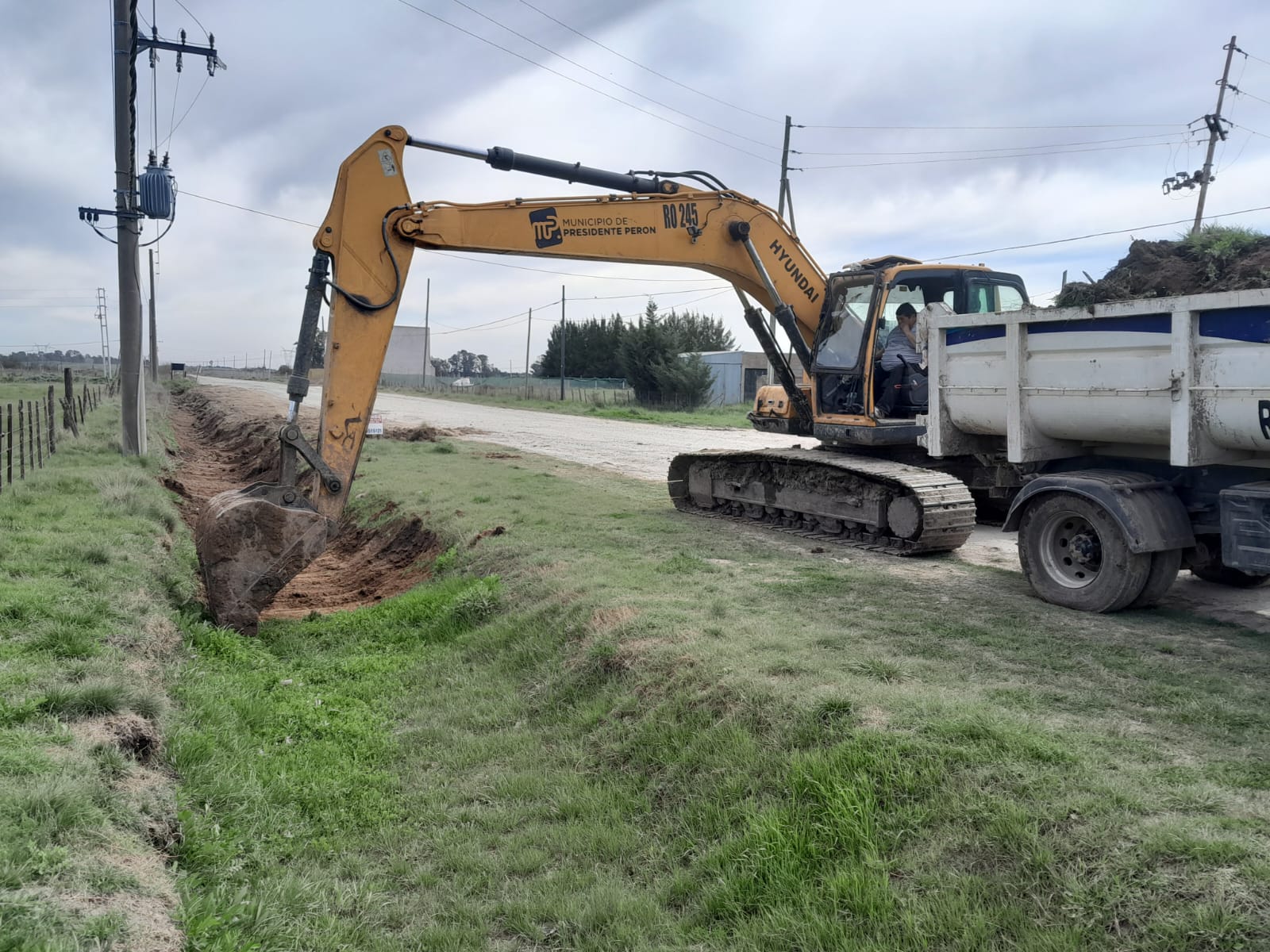 #ServiciosPúblicos / REFORZAMOS EL SANEAMIENTO Y MEJORADO DE CALLES EN NUESTROS BARRIOS