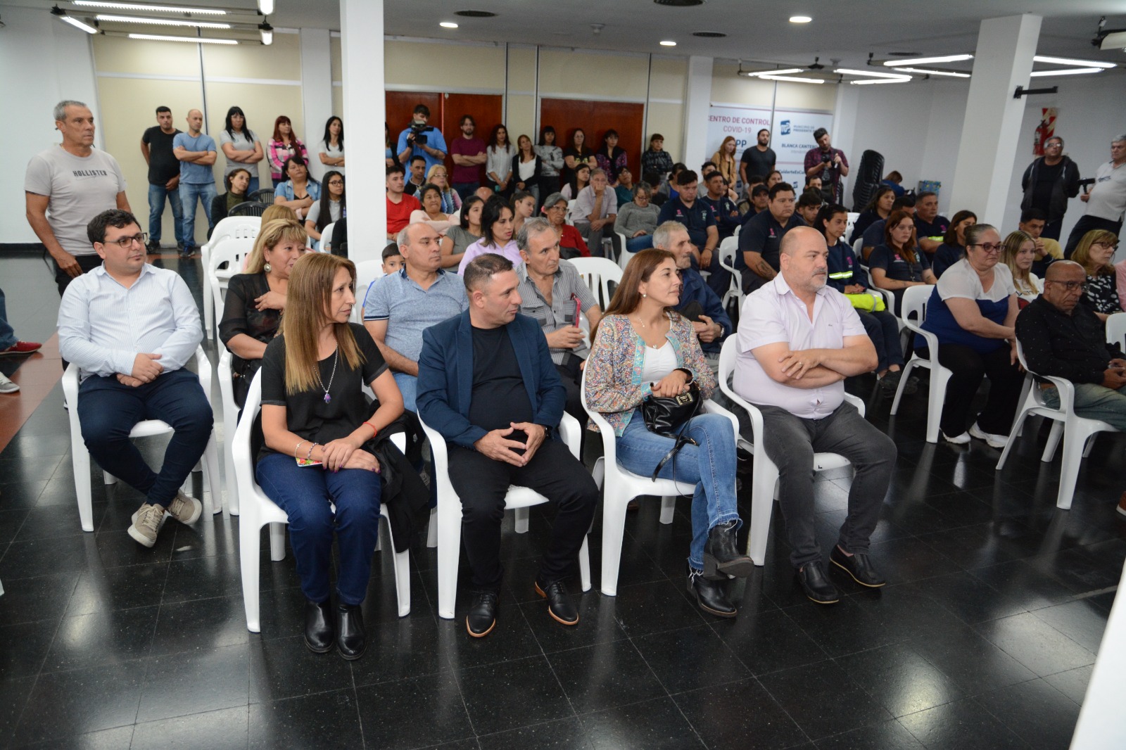 #Transporte / LA INTENDENTE BLANCA CANTERO ENTREGÓ PASES LIBRES MULTIMODAL A VECINOS DE PRESIDENTE PERON