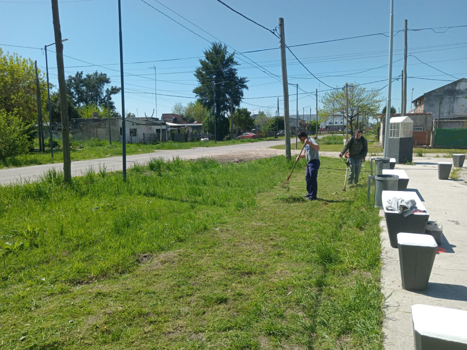 #Servicios / EL MUNICIPIO REFUERZA EL PLAN DE PUESTA EN VALOR DE SUS PLAZAS