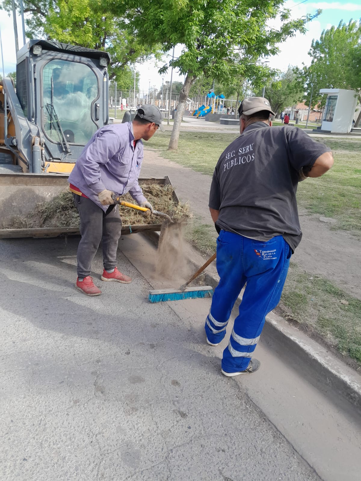 #Servicios / SEGUIMOS MANTENIENDO EN CONDICIONES DIGNAS NUESTRAS PLAZAS