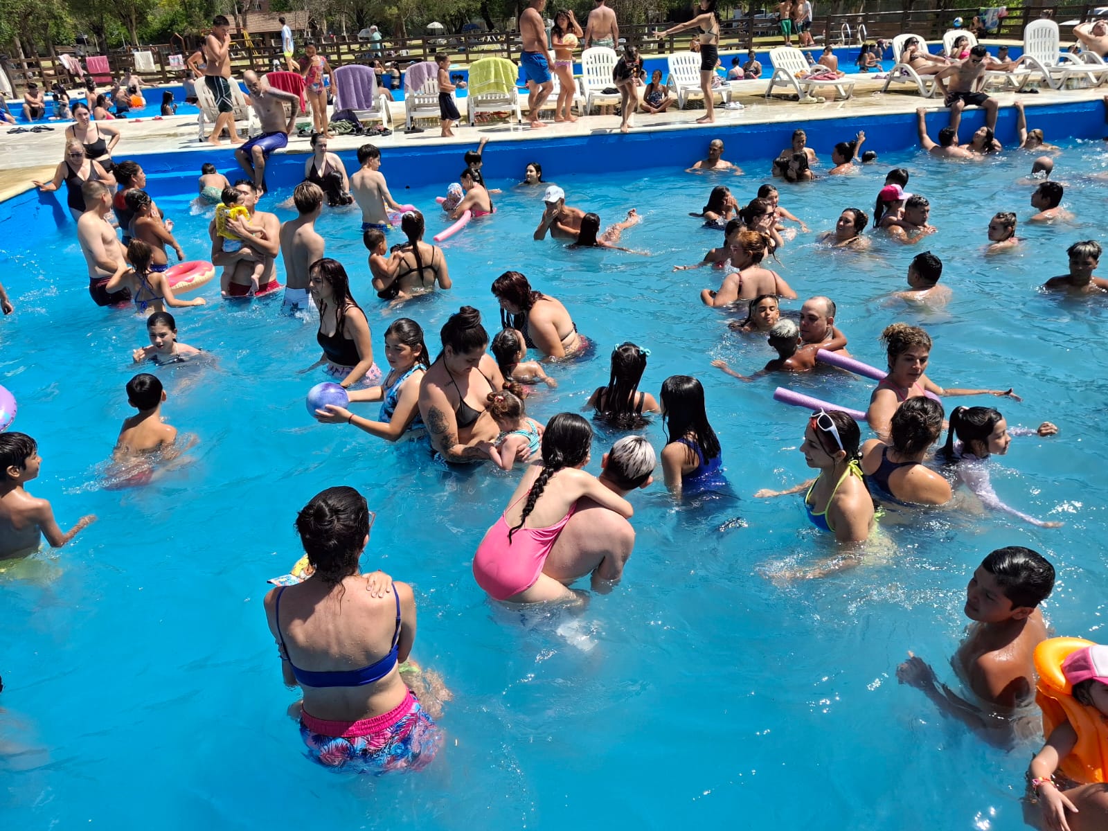 #Recreación / CHICOS Y CHICAS DISFRUTARON UNA JORNADA DE RECRECIÓN EN CAMPING