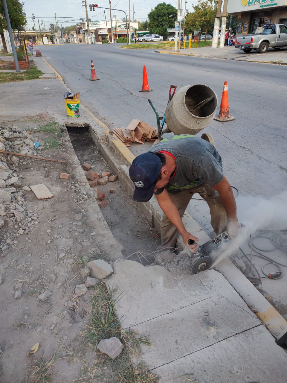 Servicios Públicos / CUADRILLAS MUNICIPALES AVANZAN CON LOS TRABAJOS DE MEJORAS Y LIMPIEZA EN LA VÍA PÚBLICA